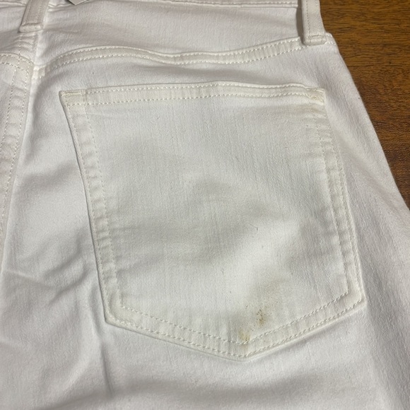 Jcrew 10" high-rise toothpick jean in white
Item AJ478 - Picture 13 of 14
